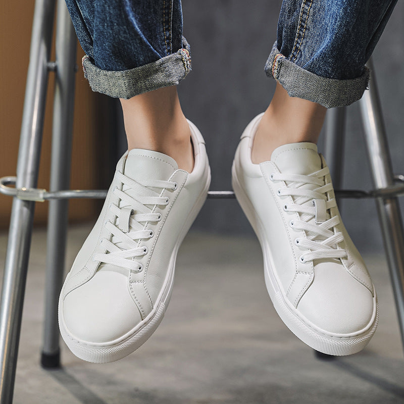 Atmungsaktive Rindsleder-Sneakers mit flacher Sohle – Weiß