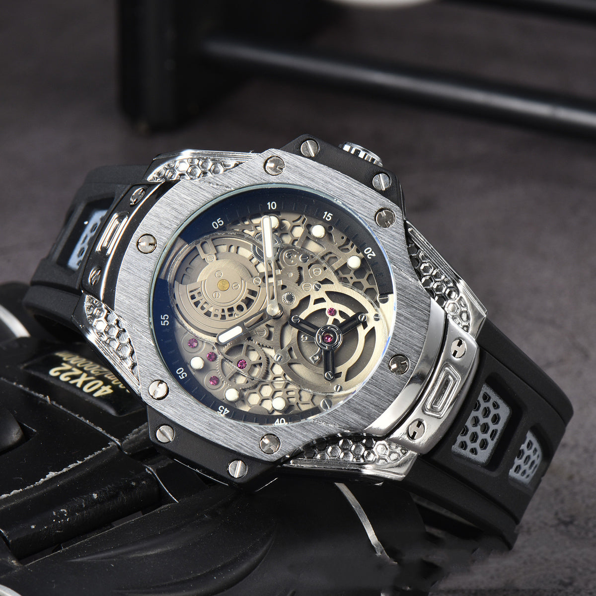Quartz-Armbanduhr – Bild 6 | LuxeStyle