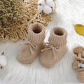 Gestrickte Lauflernschuhe mit Schleife – Bild 1 | LuxeStyle