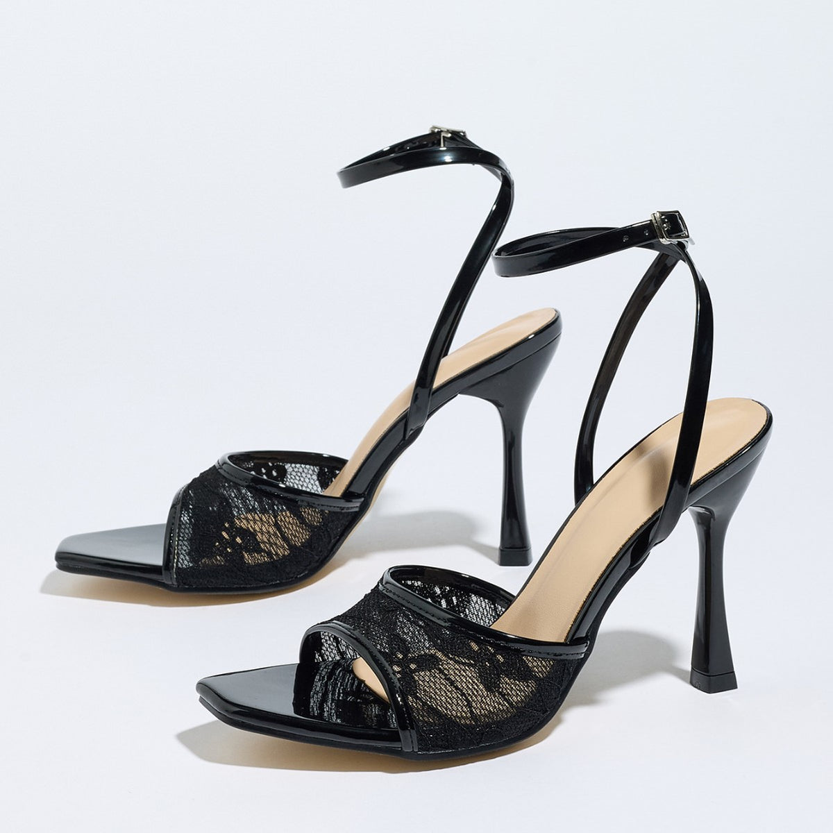 High-Heel-Sandale mit einseitigem Riemen – Bild 9 | LuxeStyle