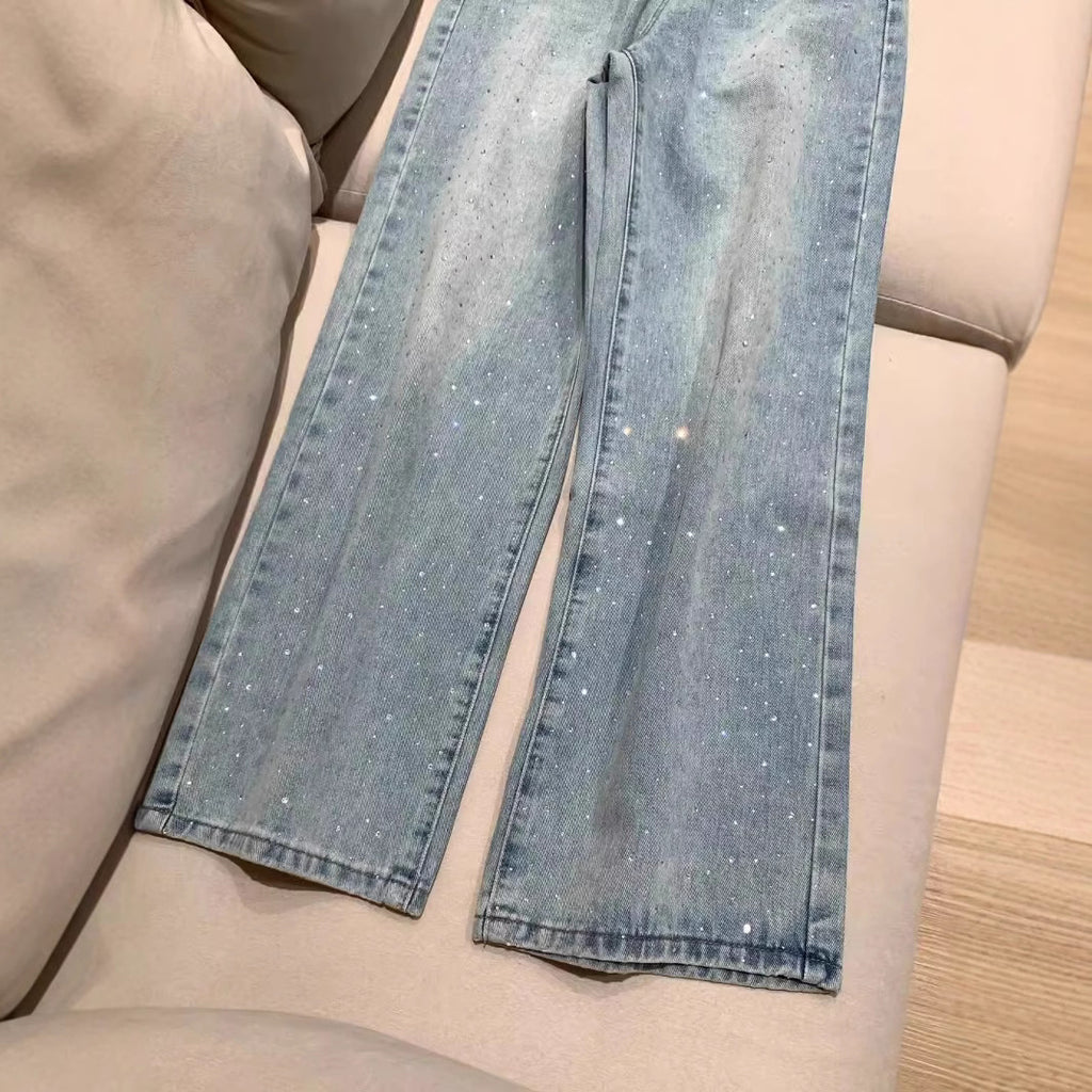 Lichtblaue Jeans mit Rhinestonen