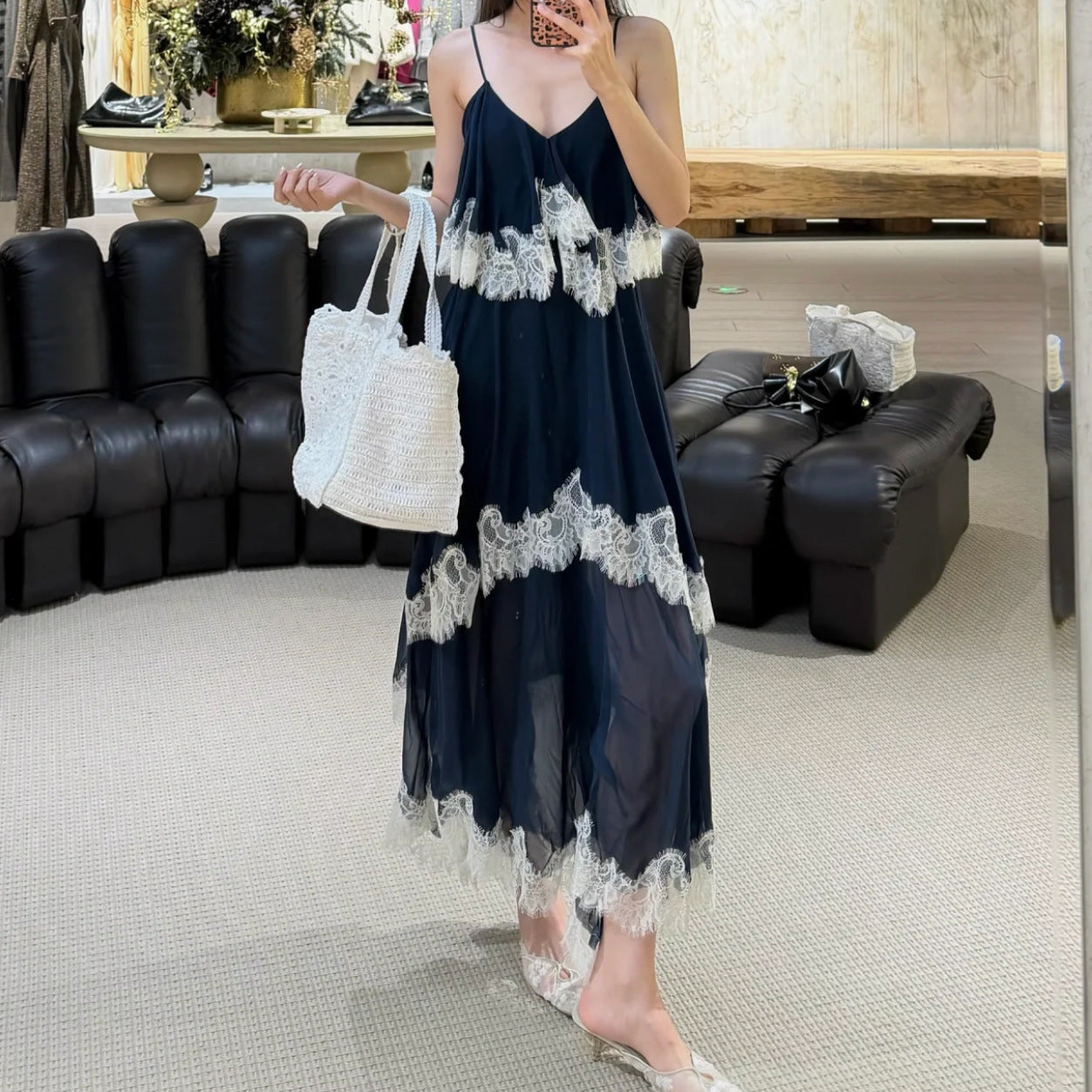 Lagenkleid mit Spitze in Misty Blue