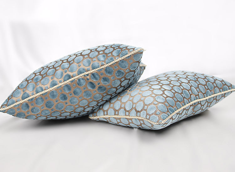 Blau gepunktetes Sofakissen – Bild 5 | LuxeStyle