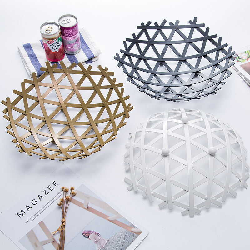 Metall-Obstschale im europäischen Stil – Schwarz, Gold, Weiss – Bild 5 | LuxeStyle