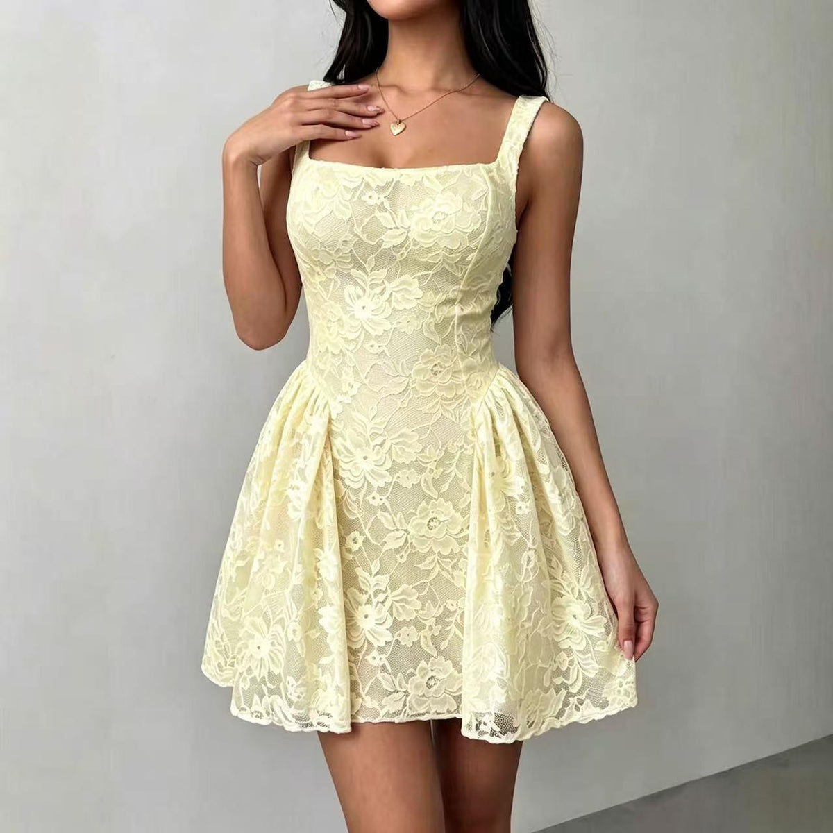 Damen-Spitzenkleid mit Trägern – Bild 10 | LuxeStyle