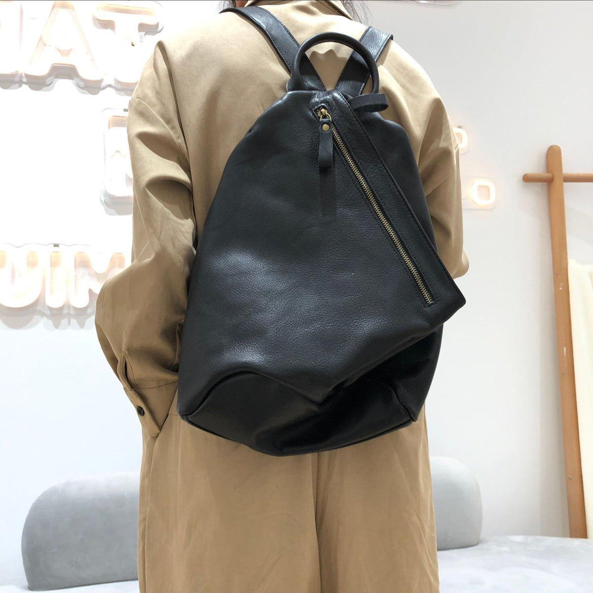 Handgemachter Lederrucksack aus Rindsleder – Bild 4 | LuxeStyle