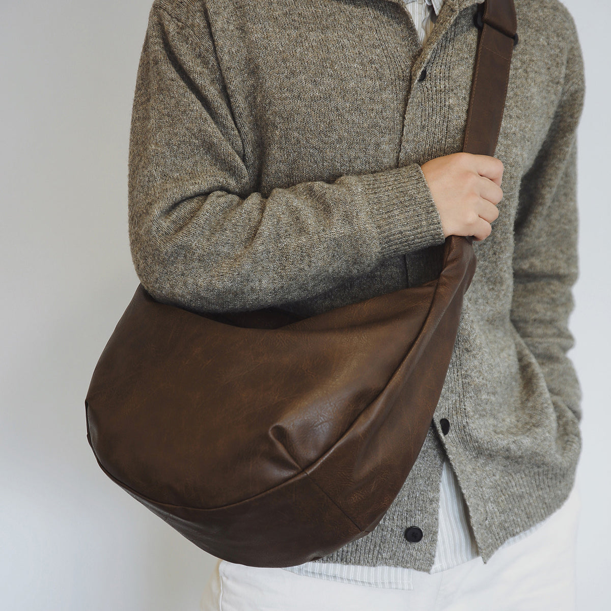 Herren Crossbody Tasche – grosse Kapazität – Bild 7 | LuxeStyle