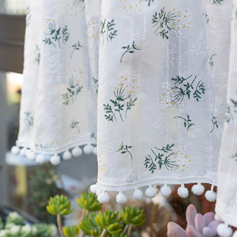 Vorhang mit Quasten und Blumenmuster – Bild 4 | LuxeStyle