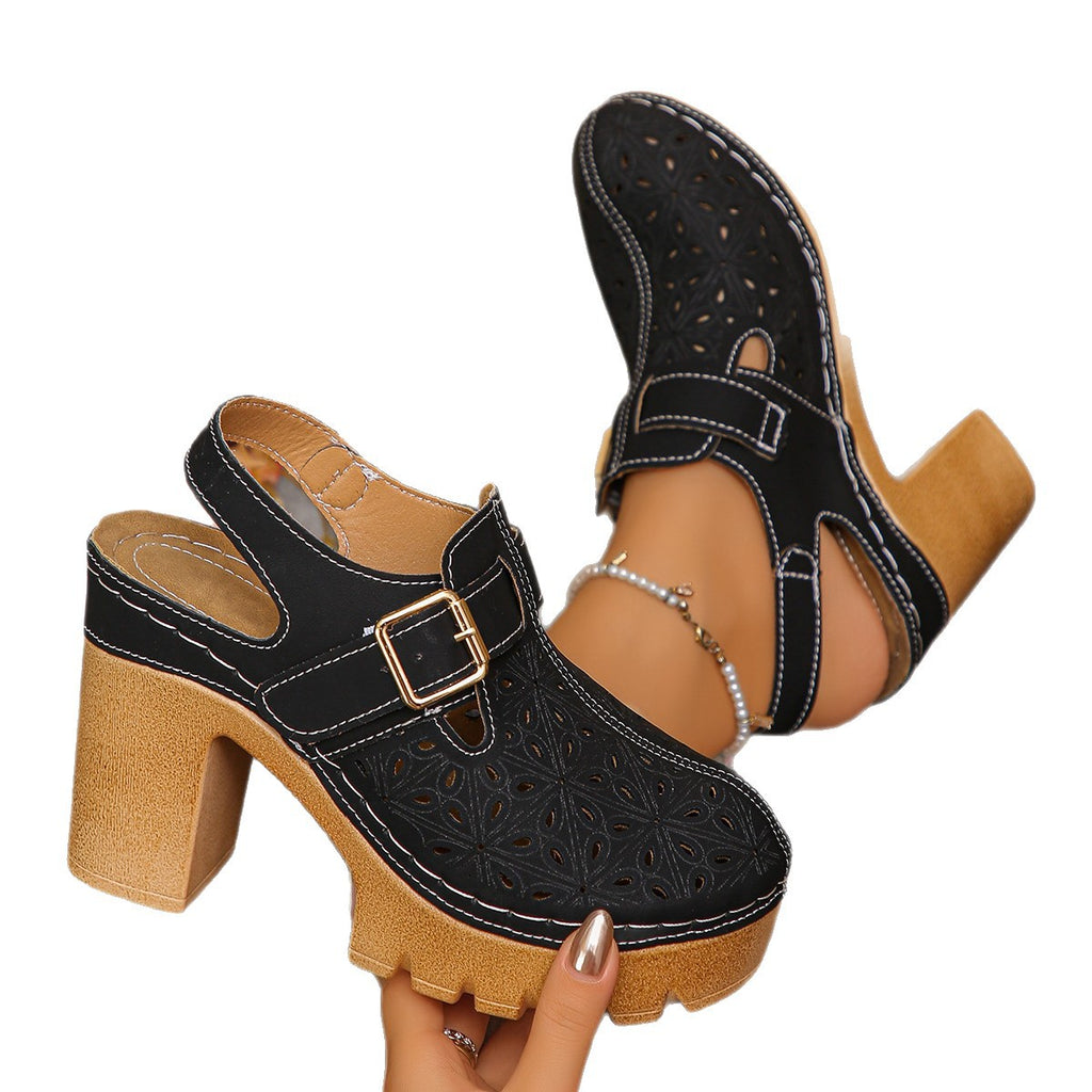 Hohl geschnittene Sandalen mit Kopfbändern