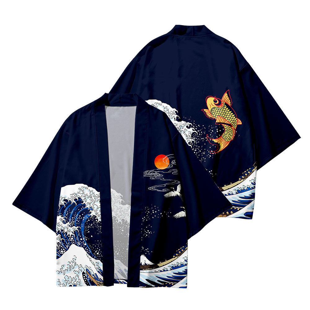 T-Shirt mit Karpfen-Print und Feder-Cape – Ansicht 6