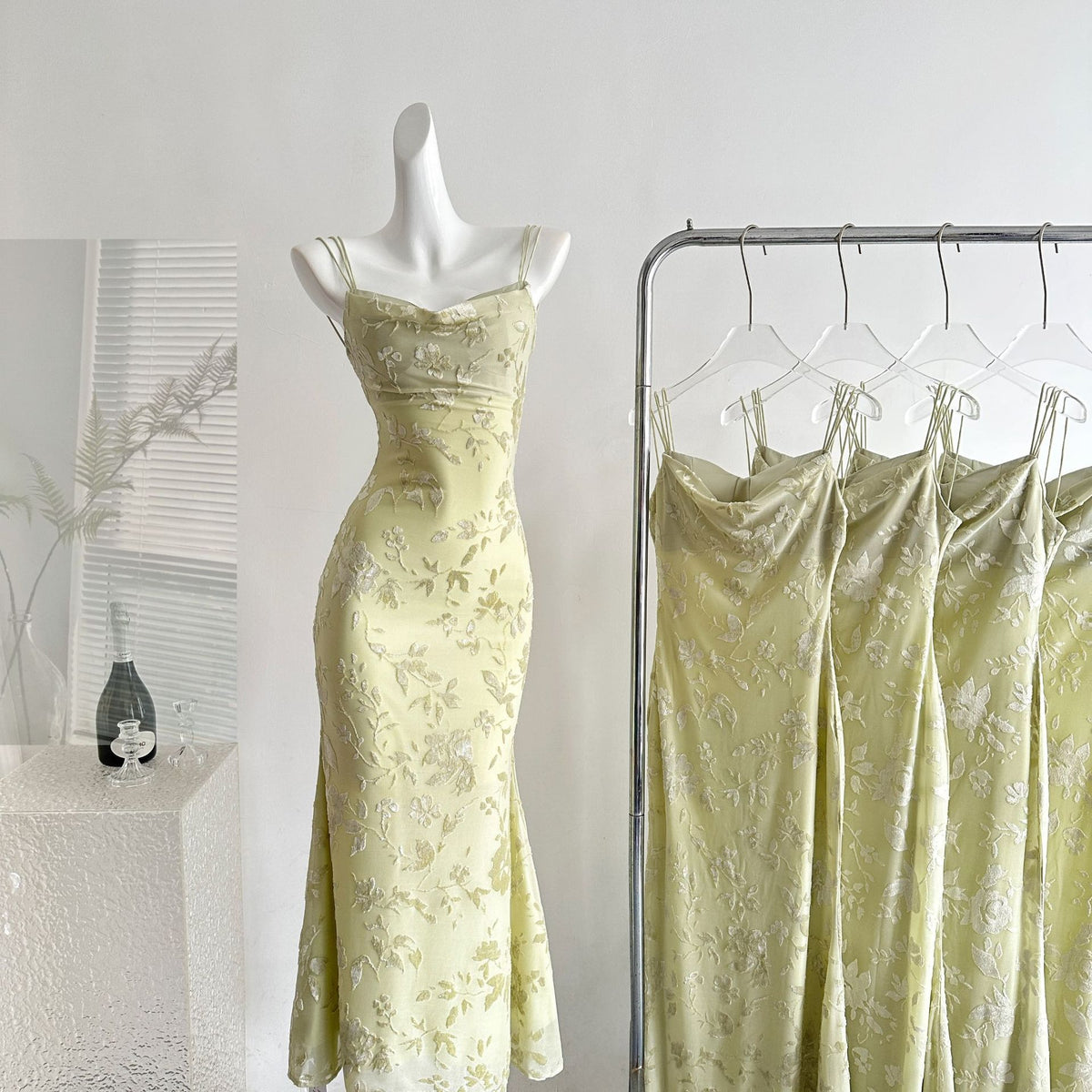 Trägerloses Tüllkleid im französischen Stil – Bild 2 | LuxeStyle