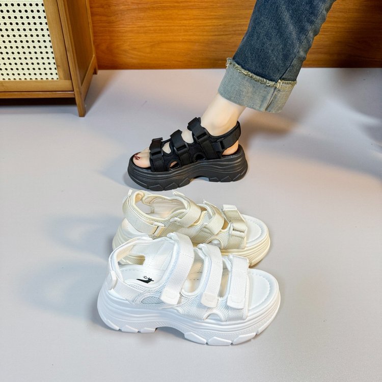 Plateau-Sandalen mit Klettverschluss – Bild 6 | LuxeStyle