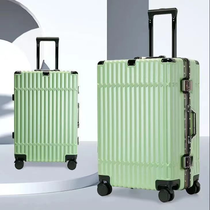 Trolley-Koffer mit multidirektionalen Rädern