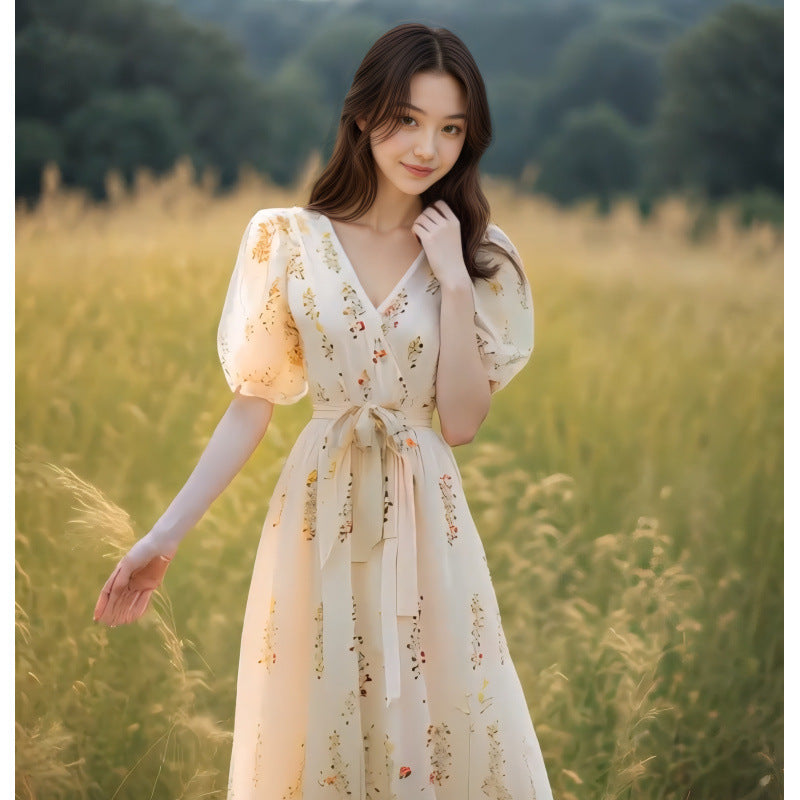 Boho-Chiffonkleid mit Blumenmuster und Puffärmeln