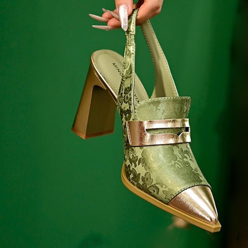 Sandalen mit Chunky Heel und spitzer Zehe – Bild 5 | LuxeStyle