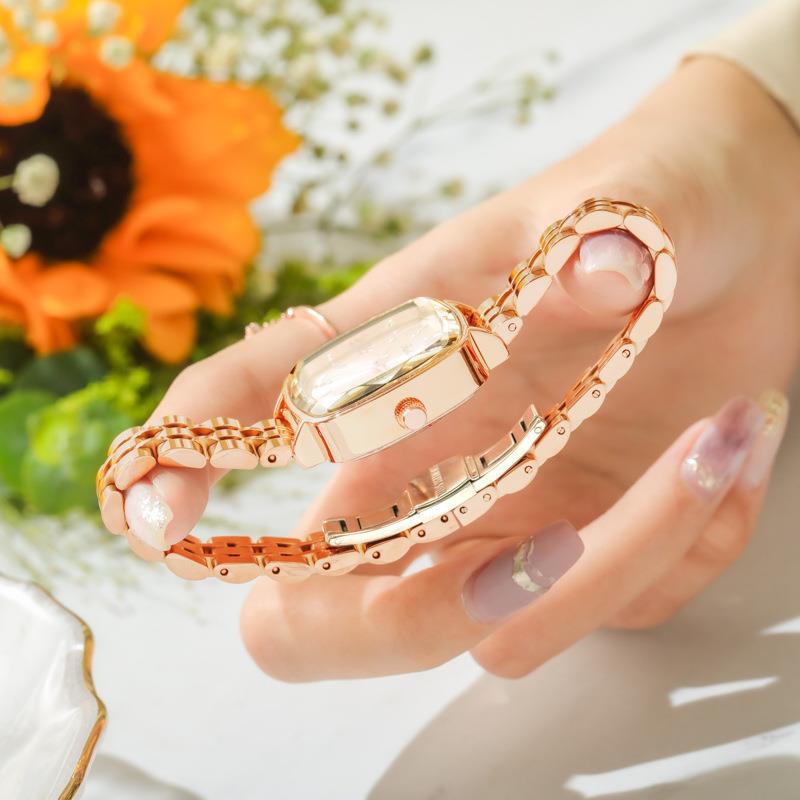 Diamant-Armbanduhr – Bild 1 | LuxeStyle