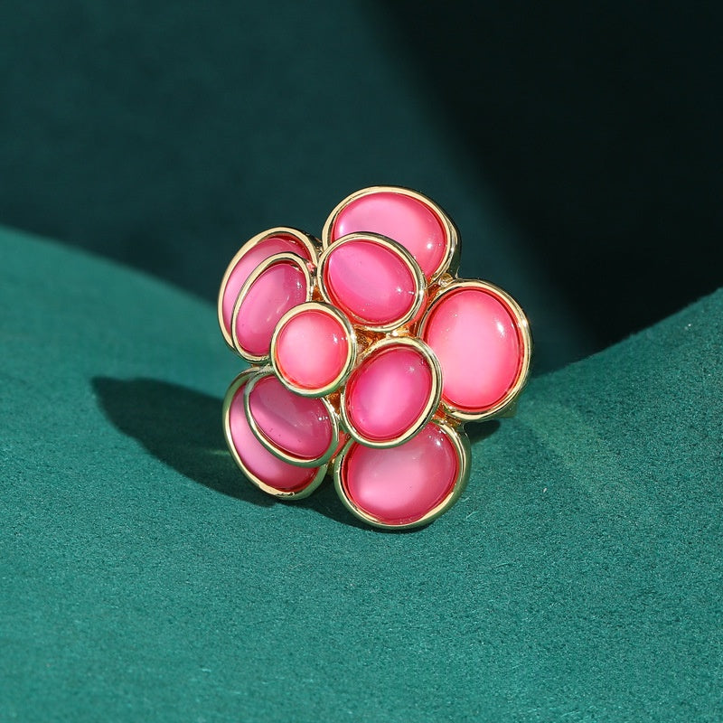 Vintage-Ring mit rotem Kristall und Achat
