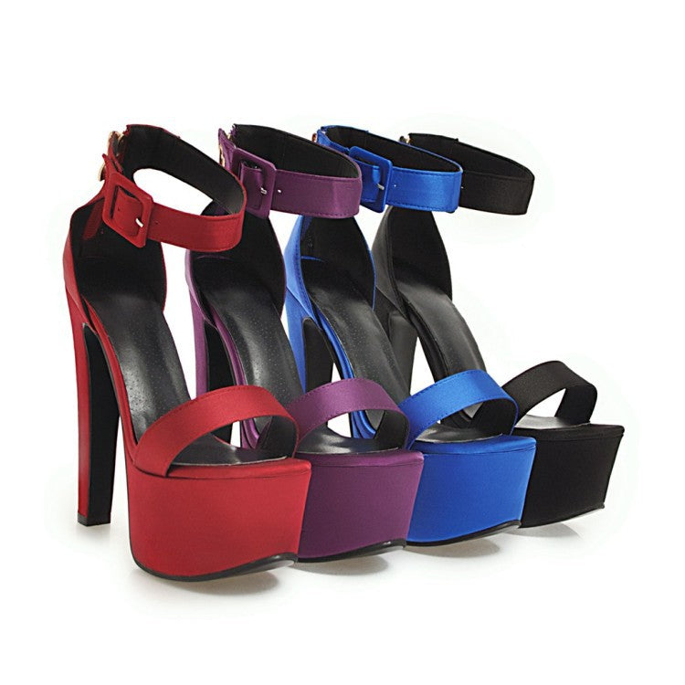 16 cm Plateau-Sandaletten aus PU – Bild 5 | LuxeStyle