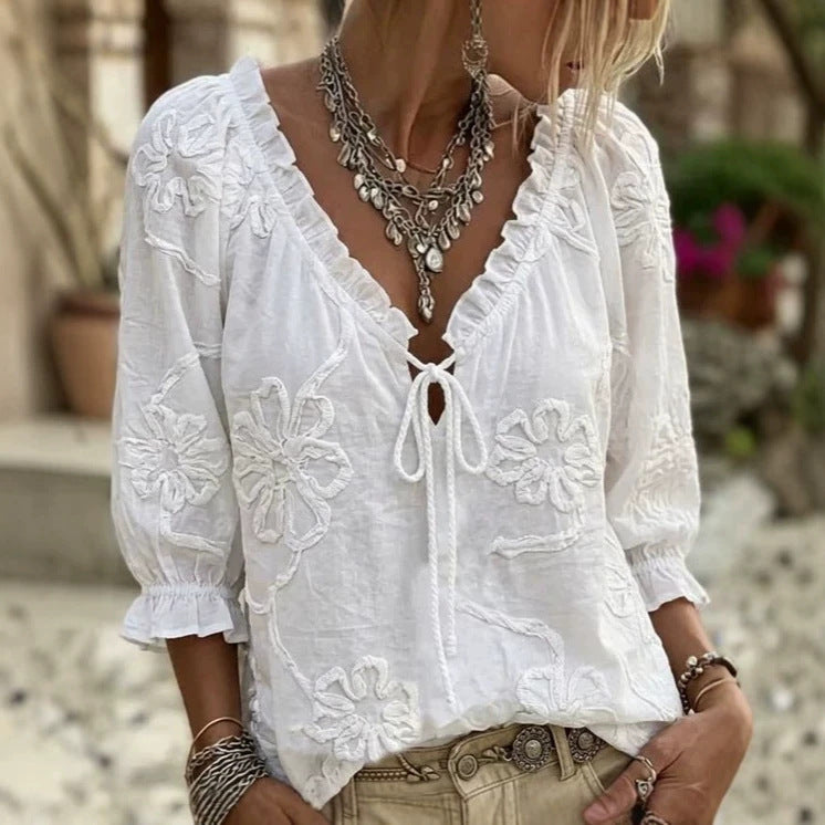Besticktes Jacquard-Top mit Rüschen und V-Ausschnitt