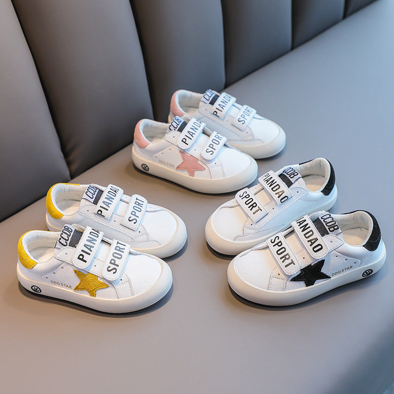 Kinder-Sneakers mit Sternenmuster und weicher Sohle