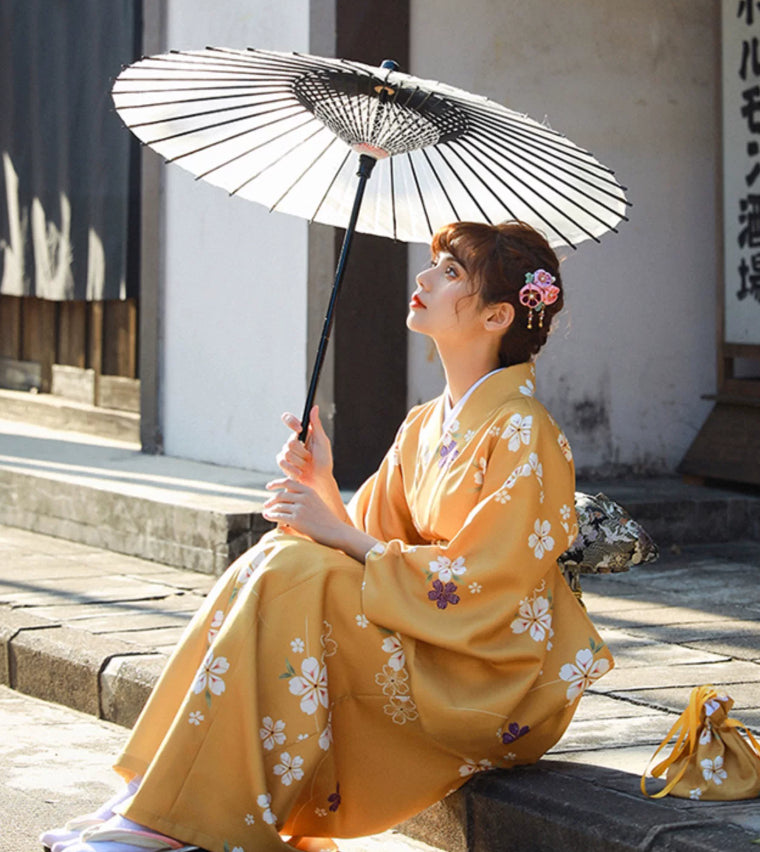 Modernisierter Kimono für junge Damen – Bild 3 | LuxeStyle