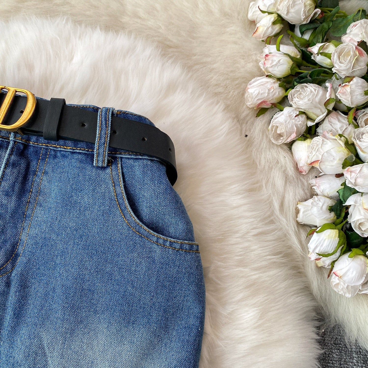 Cooler Ripped Denim-Jupe mit Fransen