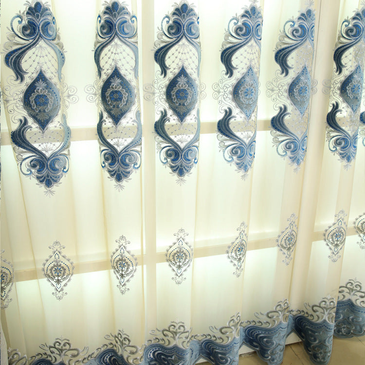 Blaue Chenille Vorhänge