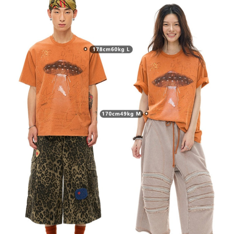 Oranges T-Shirt mit Retro-Muster