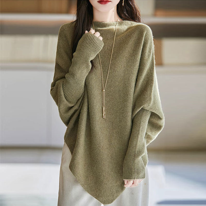 Strickpullover mit asymmetrischem Rundhalsausschnitt