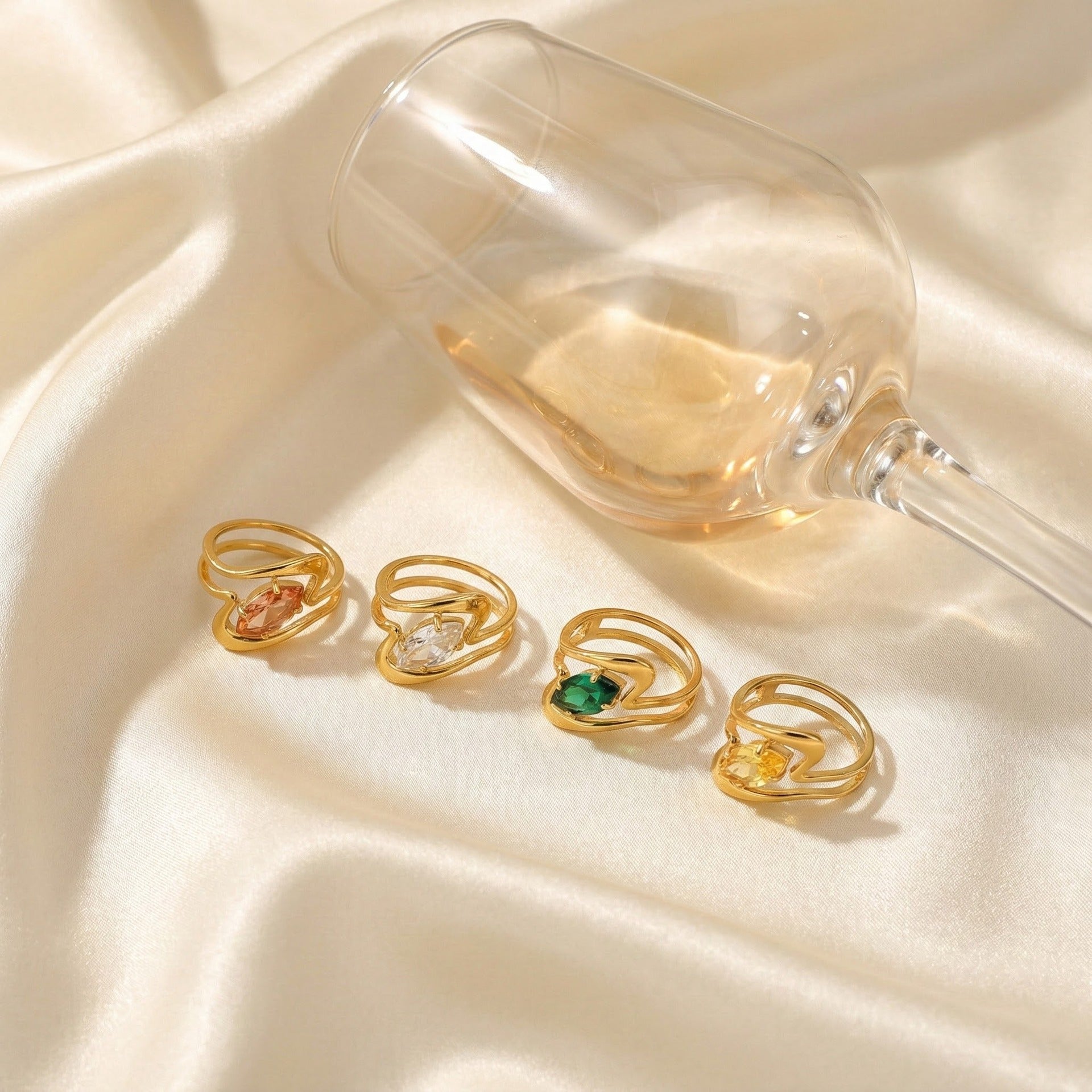 Retro-Stil Smaragd-Diamant-Goldring