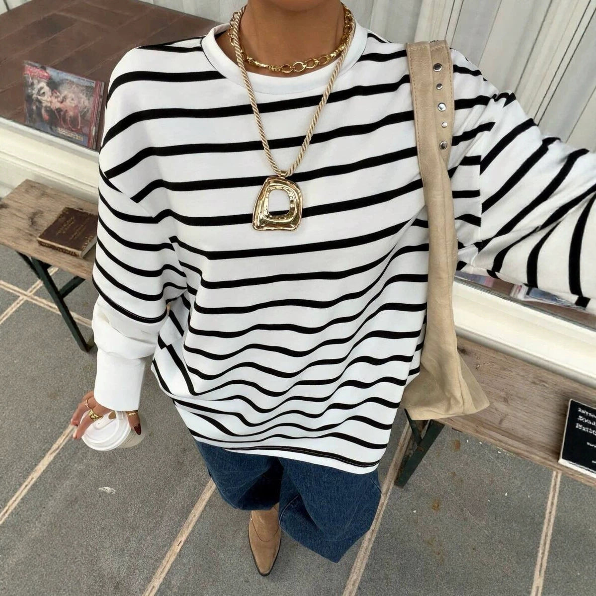 Gestreifter Hoodie im Lagenlook