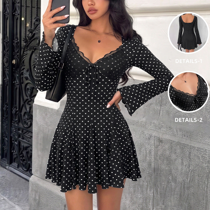 Schwarzes Mini-Kleid mit Spitze