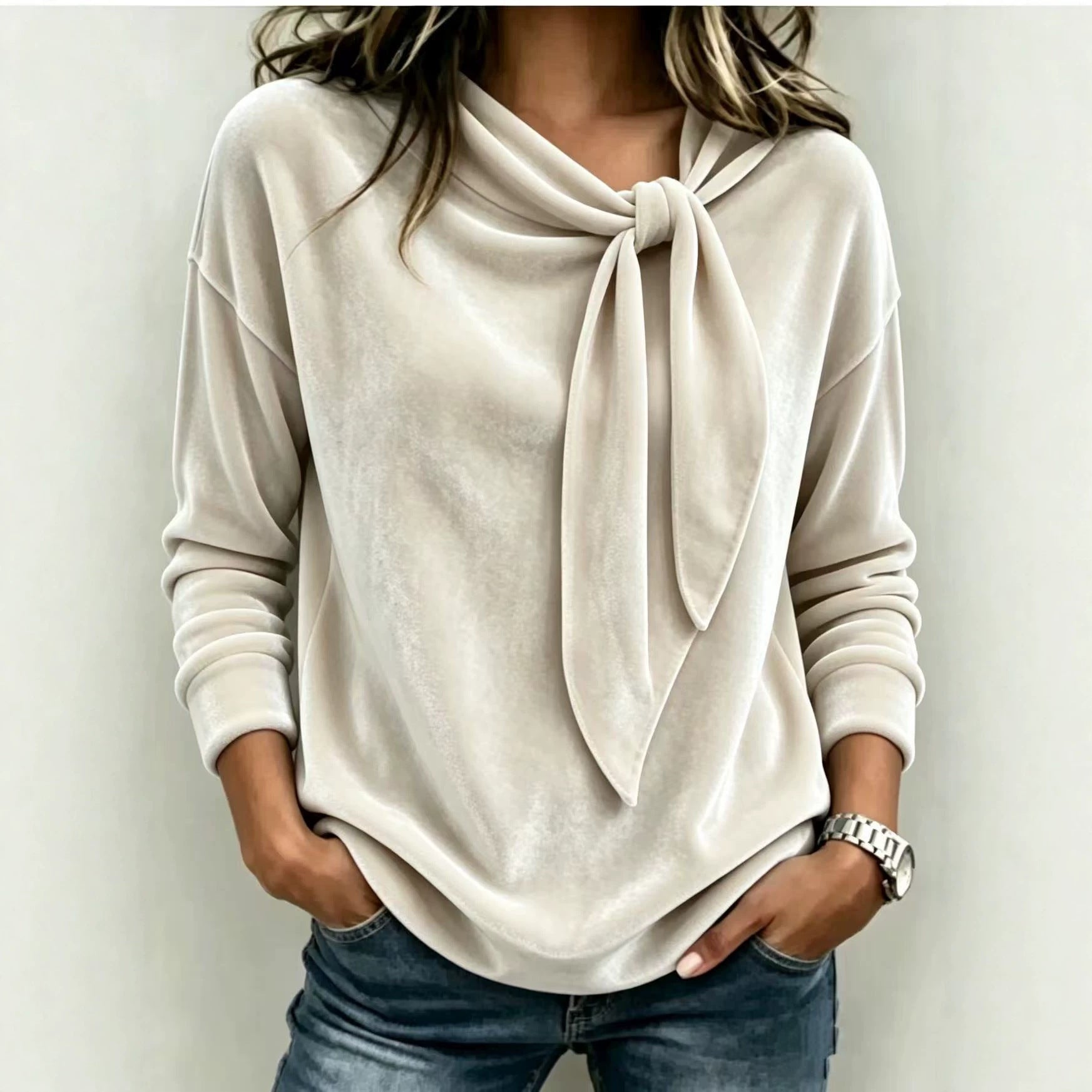 Damen Velourspulli mit Schleife