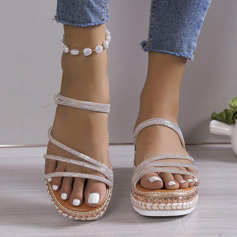 Sandalen mit Riemen und Plateau – Bild 7 | LuxeStyle