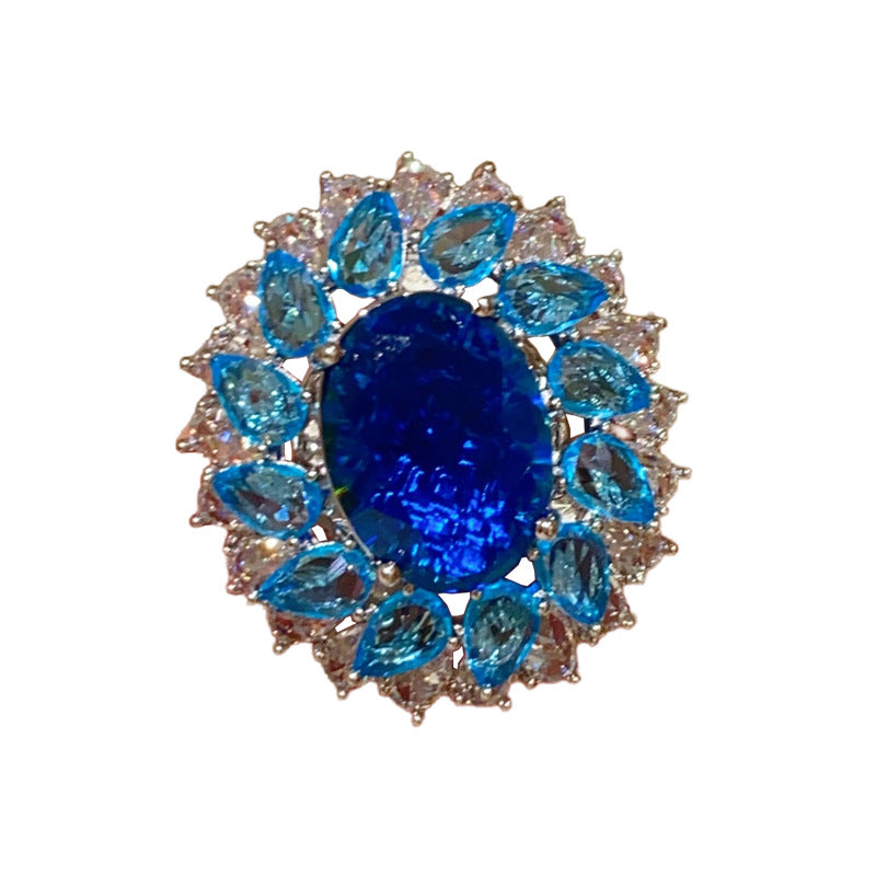 Diamantbesetzte Brosche in geometrischer Form – Bild 2 | LuxeStyle