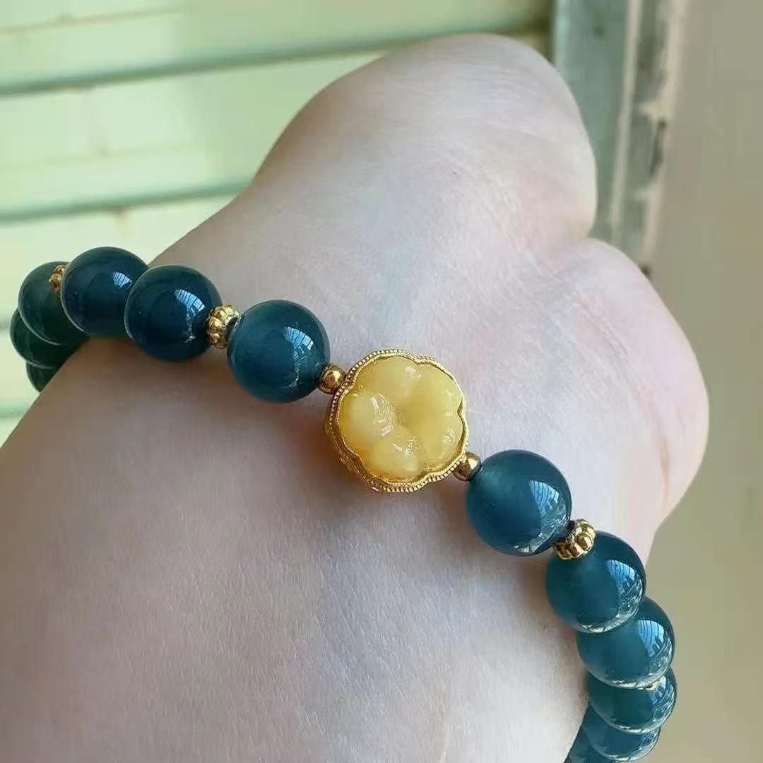 Armband mit Glückskatze aus Jadeit