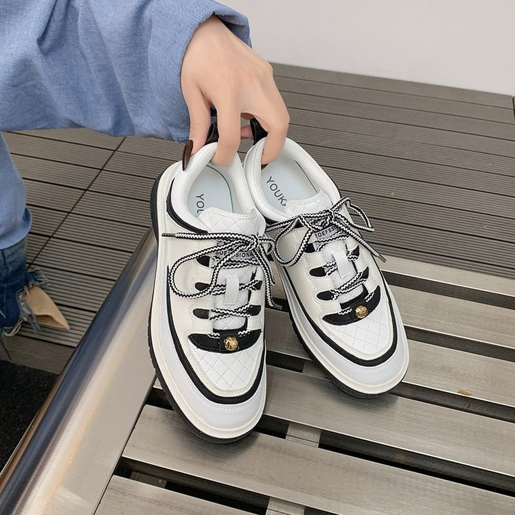 Retro Schwarz-Weisse Color Block Sneaker