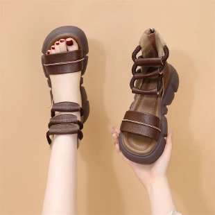 Schwarze Roman Sandalen mit dicker Sohle – Bild 4 | LuxeStyle