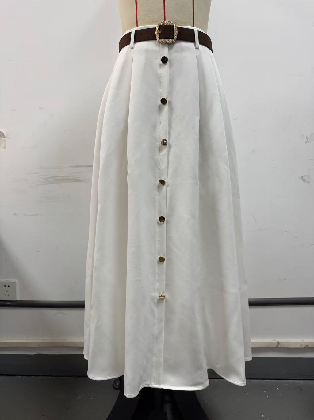 Eleganter A-Linien-Maxirock in Weiss
