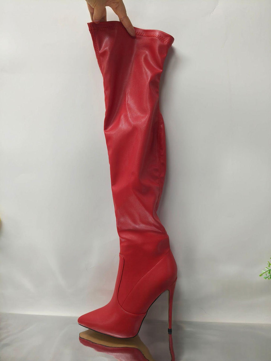 Stretch-Stilettos Oberschenkelhoch mit spitzen Zehen