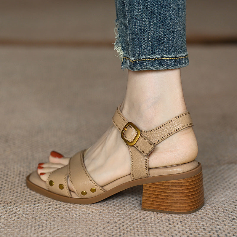 Sandalen im französischen Stil mit mittlerem Absatz – Bild 15 | LuxeStyle