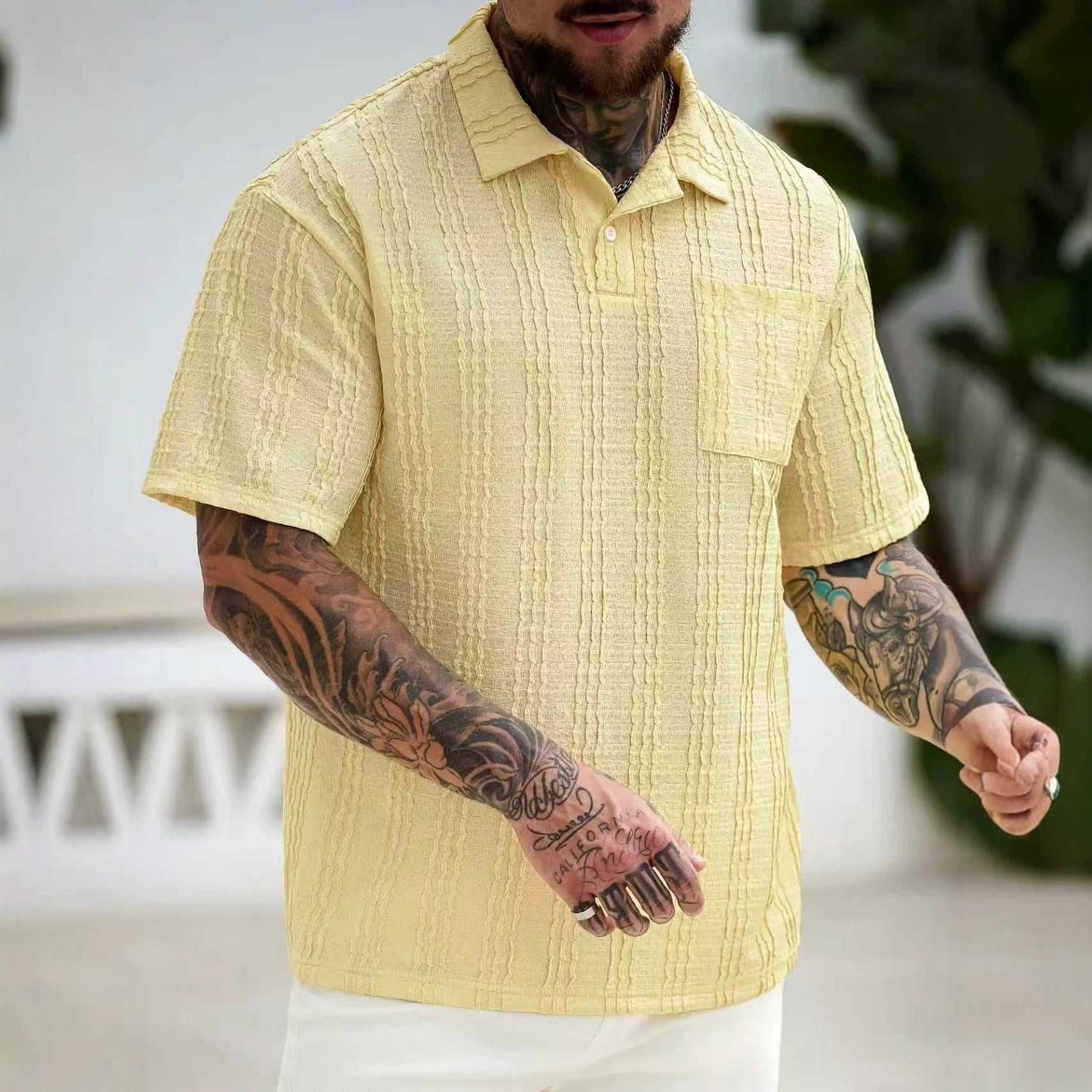 Polo-Shirt für Herren mit Textur und Knöpfen – Ansicht 2