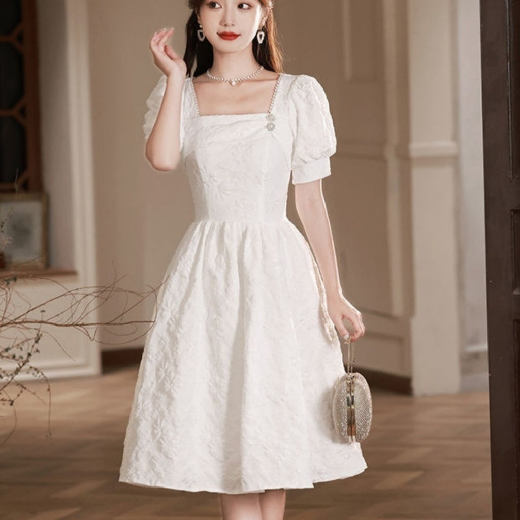 Kurzarm-Cocktailkleid mit Puffärmeln | LuxeStyle