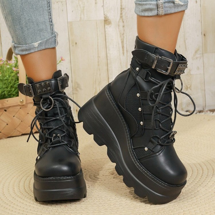 Dunkle Unisex Plateau-Boots im Punk-Stil