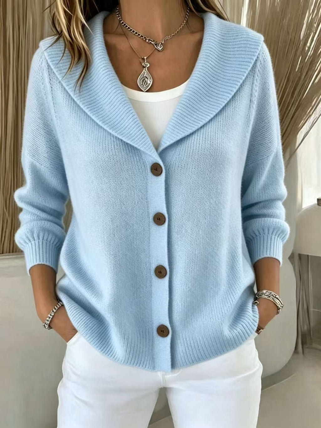 Strickpullover mit Rollkragen und Knopfleiste