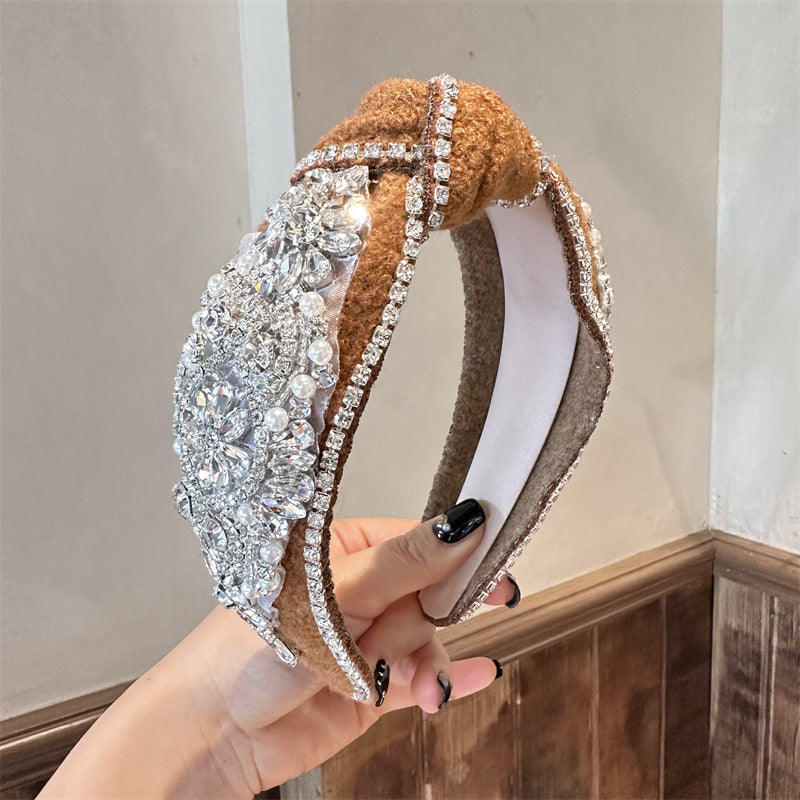 Strass-Haarreif im Retro-Hofstil – Bild 8 | LuxeStyle
