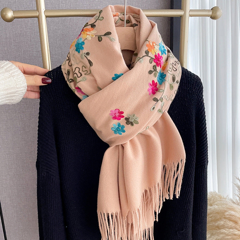 Langer Tassel-Schal aus Polyester, 200 × 70 cm – Bild 3 | LuxeStyle