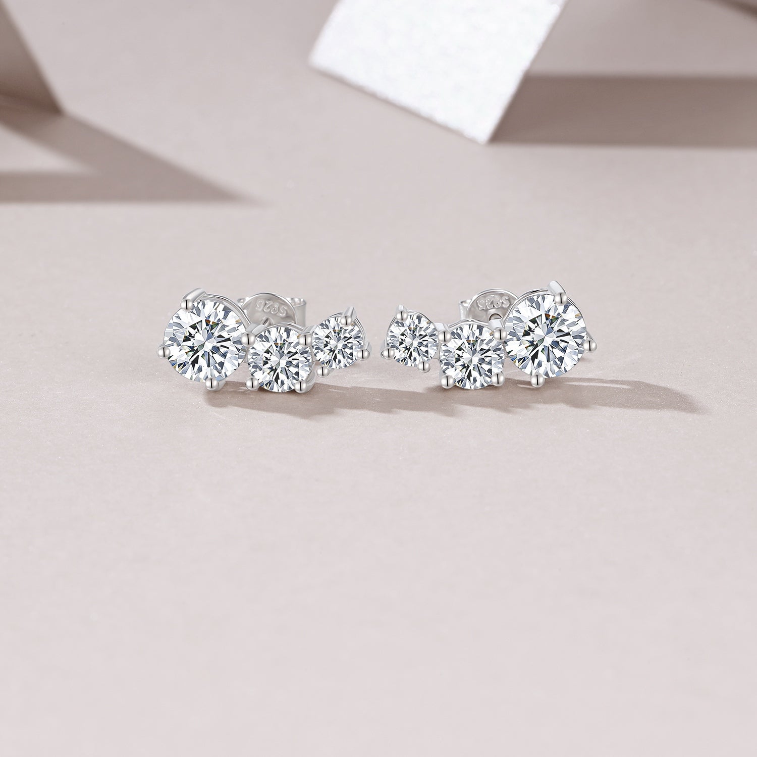 Moissanit-Ohrstecker «Trilogie» 1 ct · 925 Silber