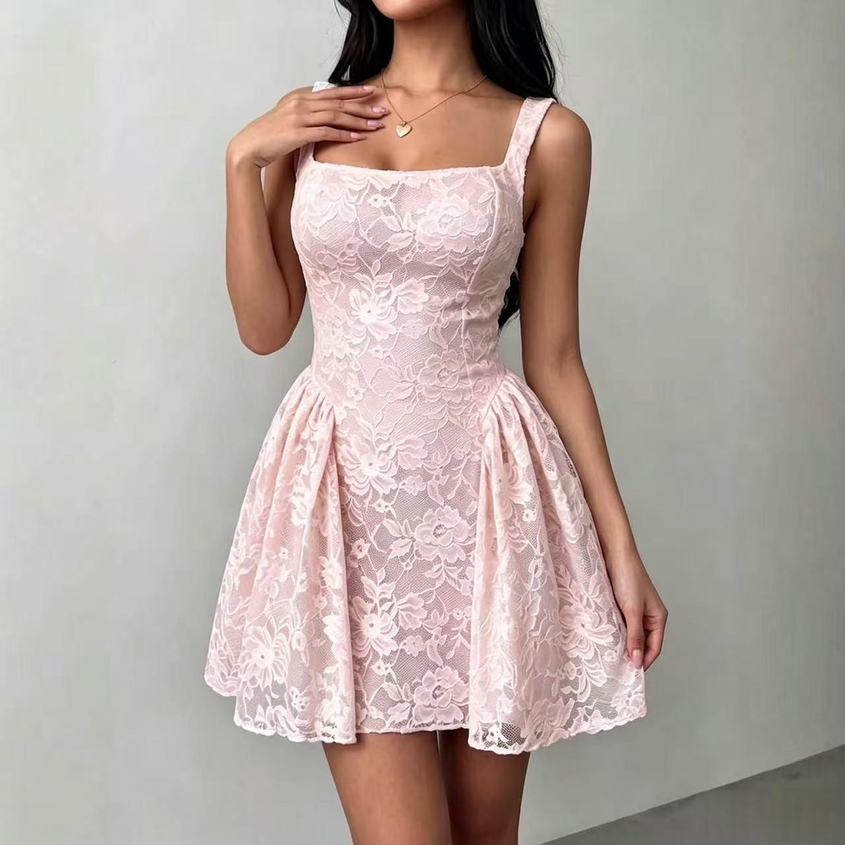 Damen-Spitzenkleid mit Trägern – Bild 5 | LuxeStyle