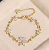 Modell: Golden Weiss Diamant Blumen